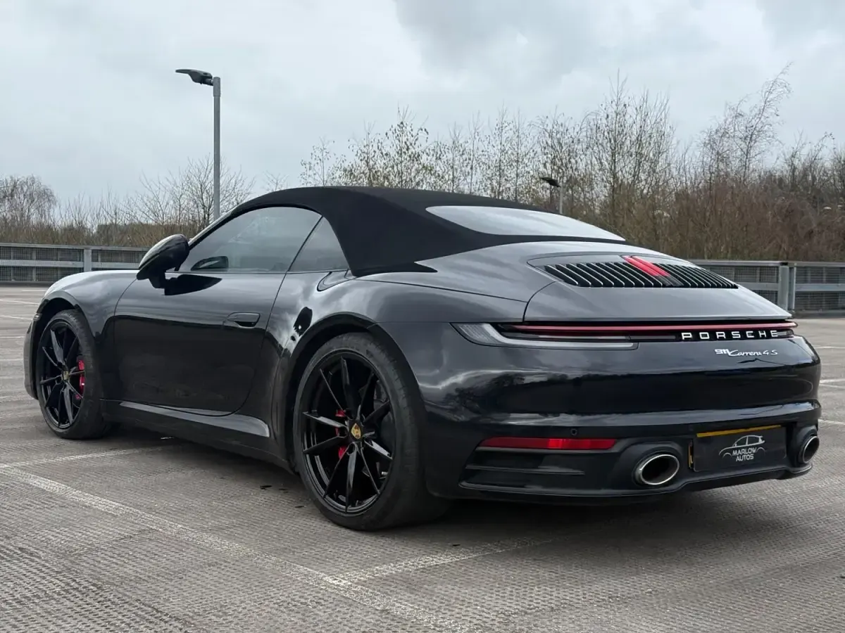 Begagnad Porsche 911 2019 Svart Cab