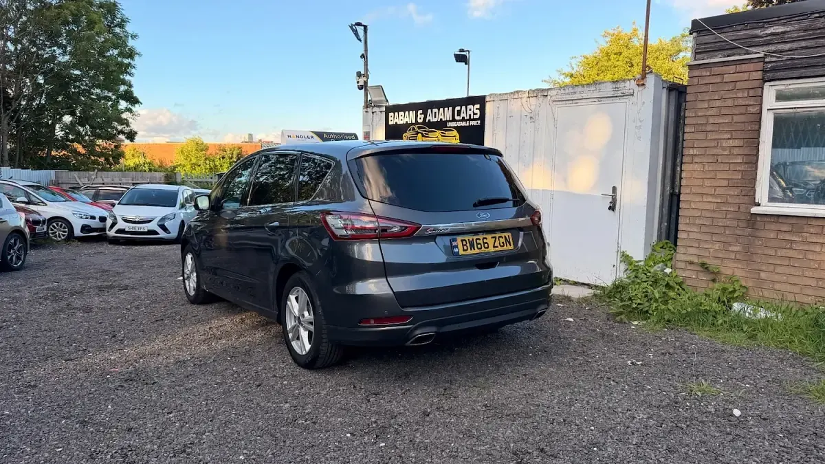 Used Ford S-MAX Titanium 180 HP (132 kW) 2017 Grey MPV