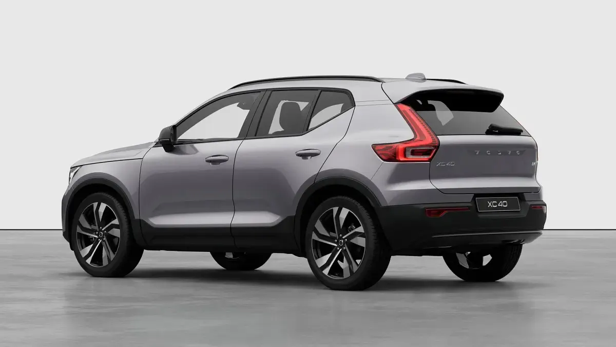 New Volvo XC40 Ultra 2026 Aurora silver SUV