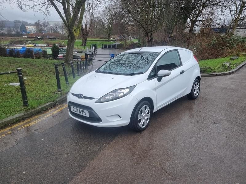 Used Ford Fiesta 2011 White Hatchback