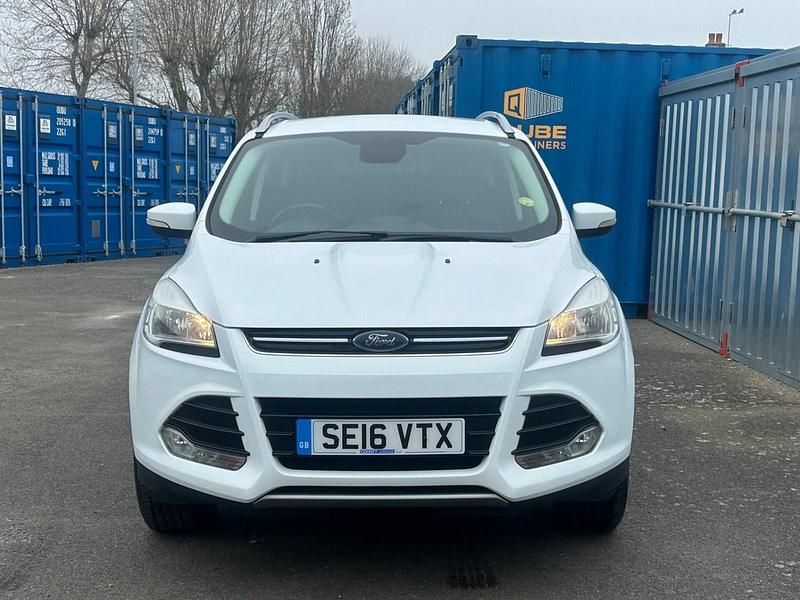Used Ford Kuga Titanium 150 HP (110 kW) 2016 White SUV