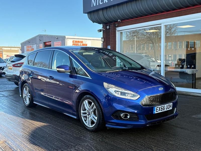 Impact blue pearl Used 2016 Ford S-MAX Sport MPV | £10,995 (Fair price) - Image 1/4