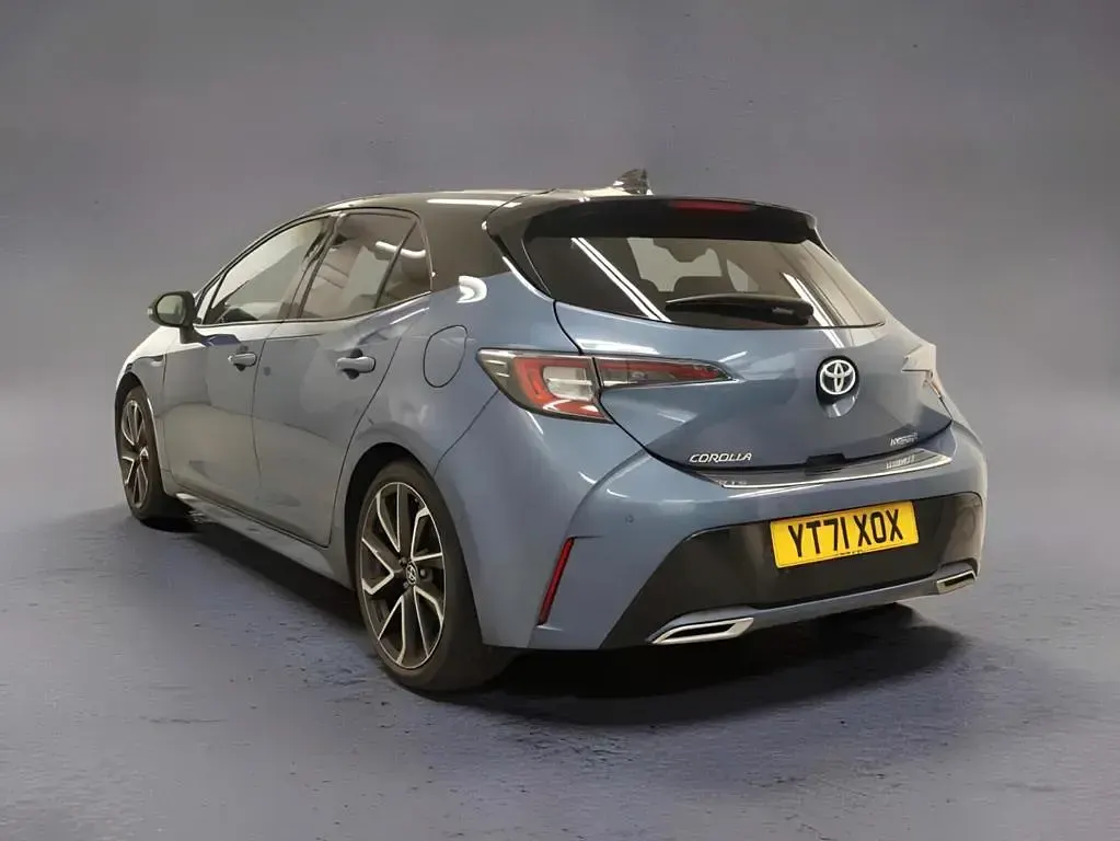 Used Toyota Corolla 184 HP (135 kW) 2021 Blue Hatchback
