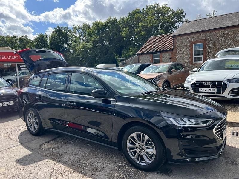 Black New 2025 Ford Focus Titanium Estate | £21,995 (Fair price) - Image 1/3