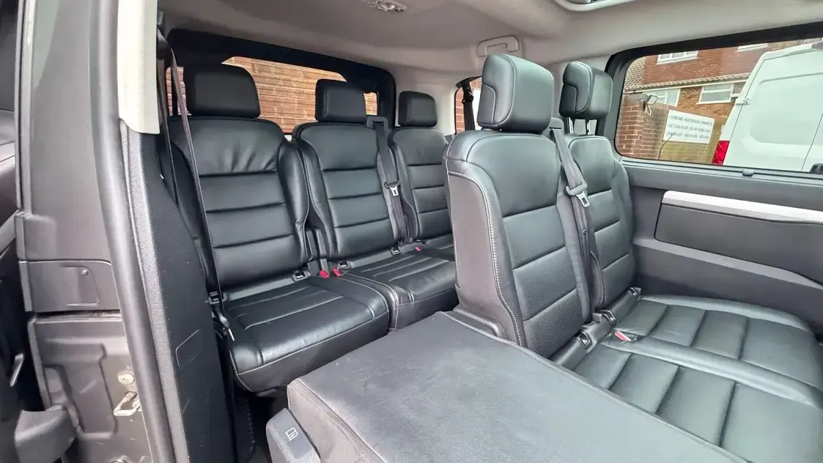 Used Peugeot Traveller Allure 145 HP (106 kW) 2022 Grey MPV