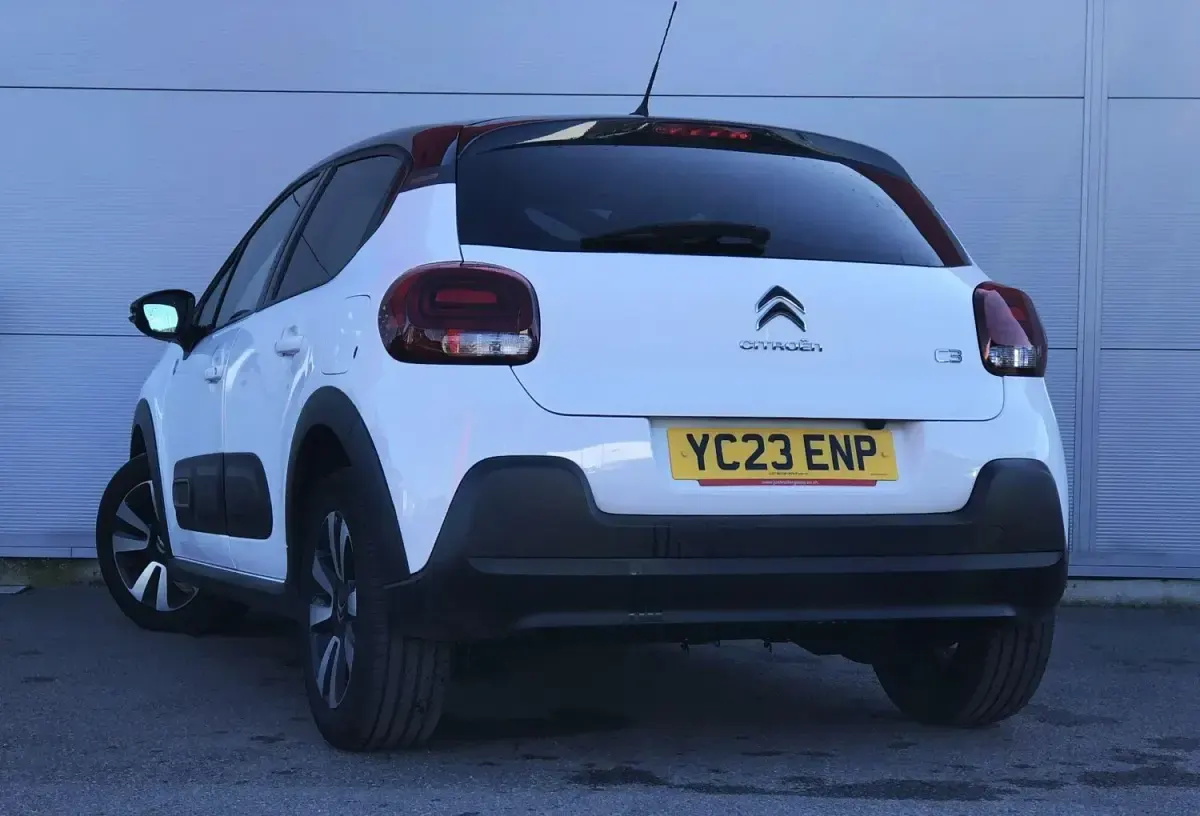Używany Citroën C3 PureTech 82 KM (60 kW) 2023 Biały Hatchback