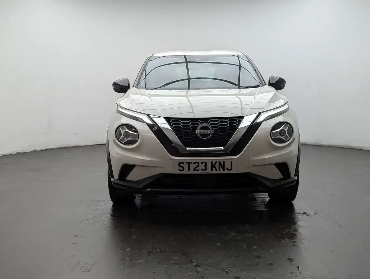 Used Nissan Juke N-Connecta 114 HP (83 kW) 2023 White SUV