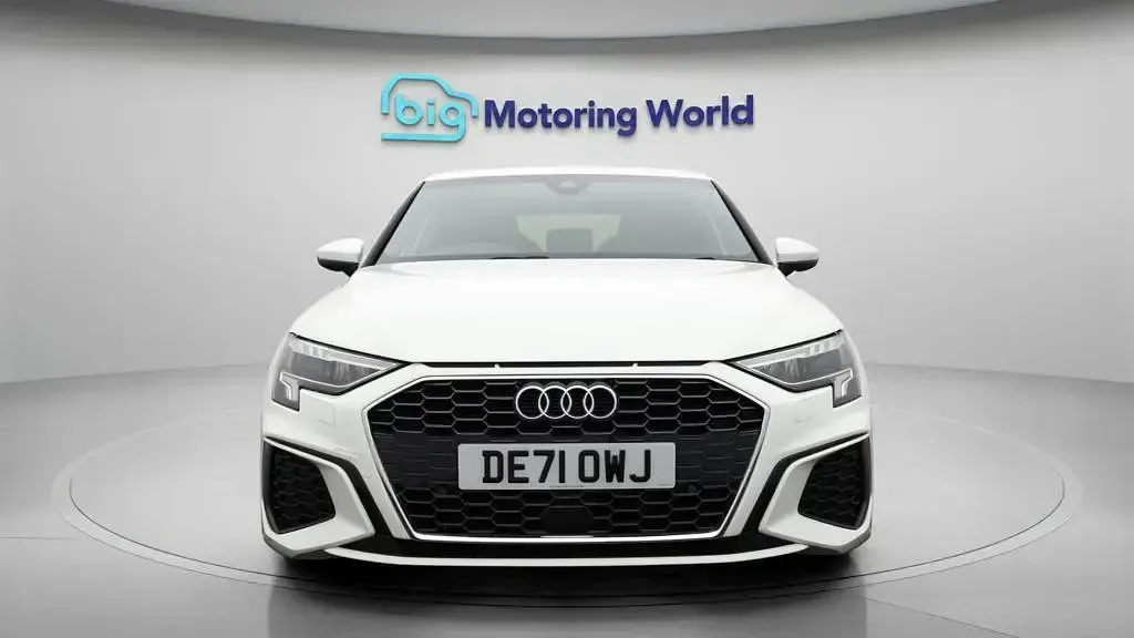 Used Audi A3 Sportback S-Line 150 HP (110 kW) 2021 White Hatchback