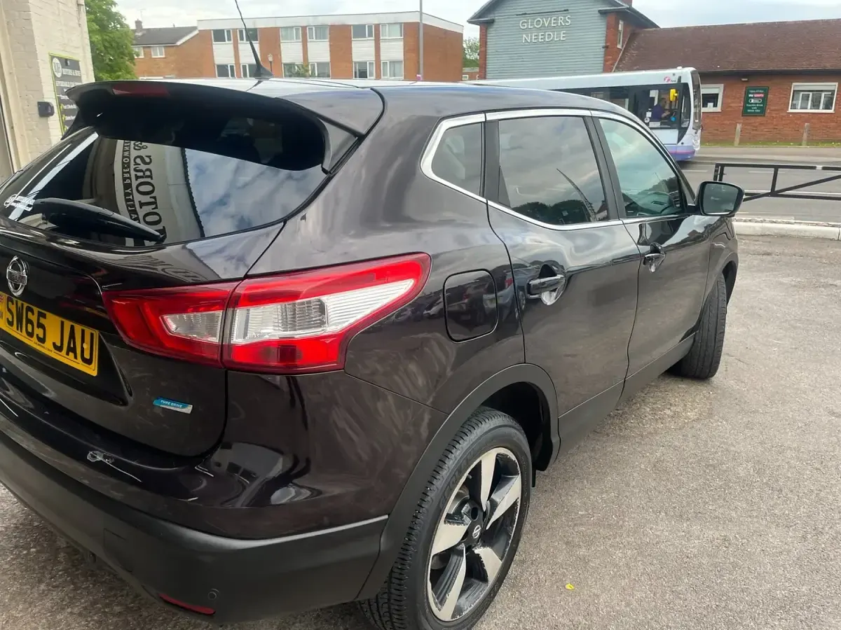 Używany Nissan Qashqai N-TEC 110 KM (80 kW) 2015 Czarny SUV