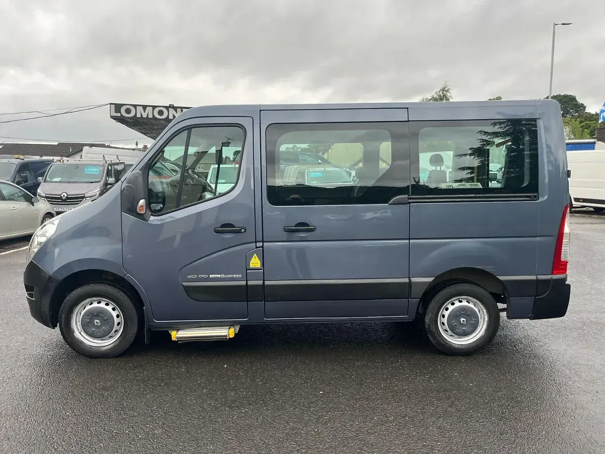 Used Renault Master Business 2018 Blue Van