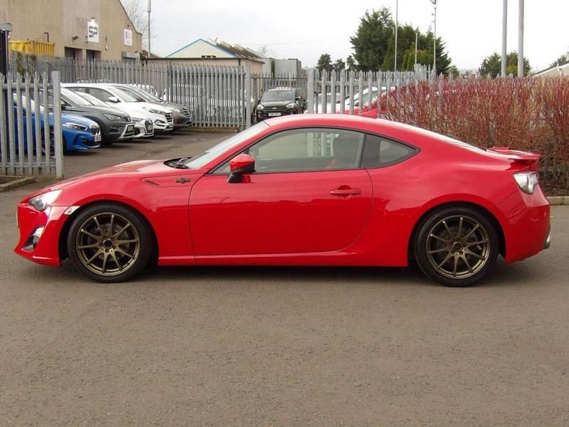 Used Toyota GT86 GT 200 HP (147 kW) 2014 Red Coupe
