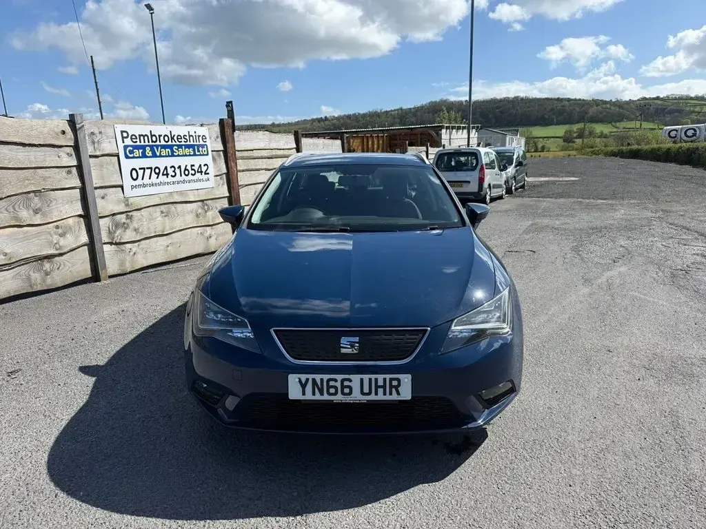Used Seat Leon Ecomotive 110 HP (80 kW) 2016 Blue Estate