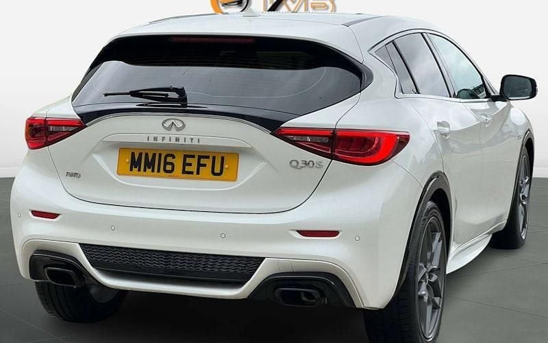 Used Infiniti Q30 Sport Tech 170 HP (125 kW) 2017 Hatchback