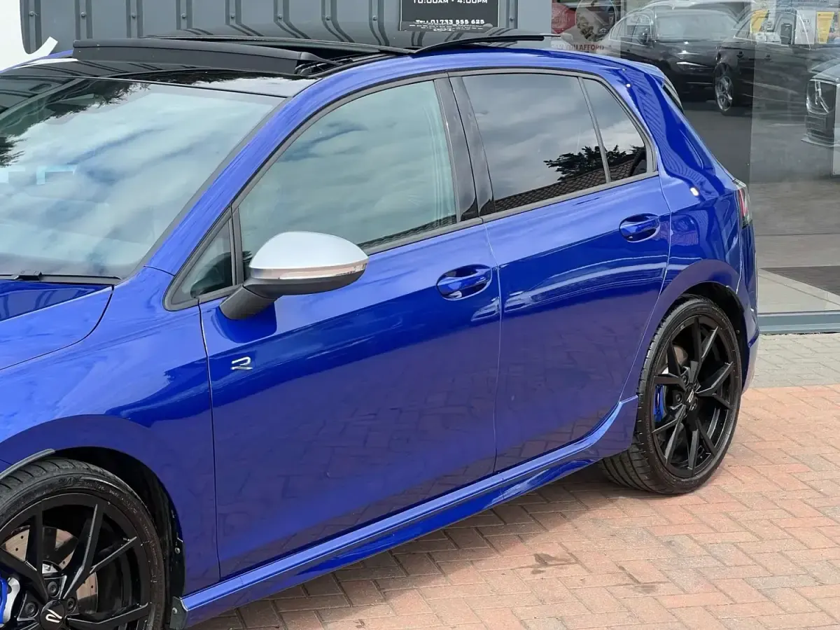 Second-hand VW Golf VIII R 2025 Albastru Hatchback