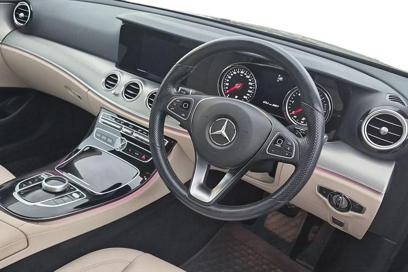 Begagnad Mercedes E220 SE 194 HK (142 kW) 2017 Svart Sedan