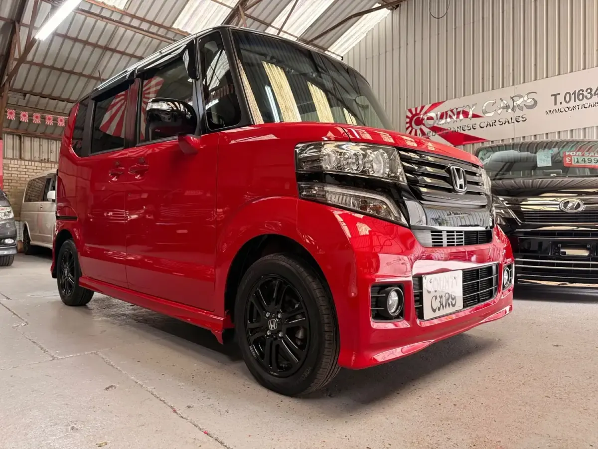 Używany Honda N Box 2013 Czerwony Minivan