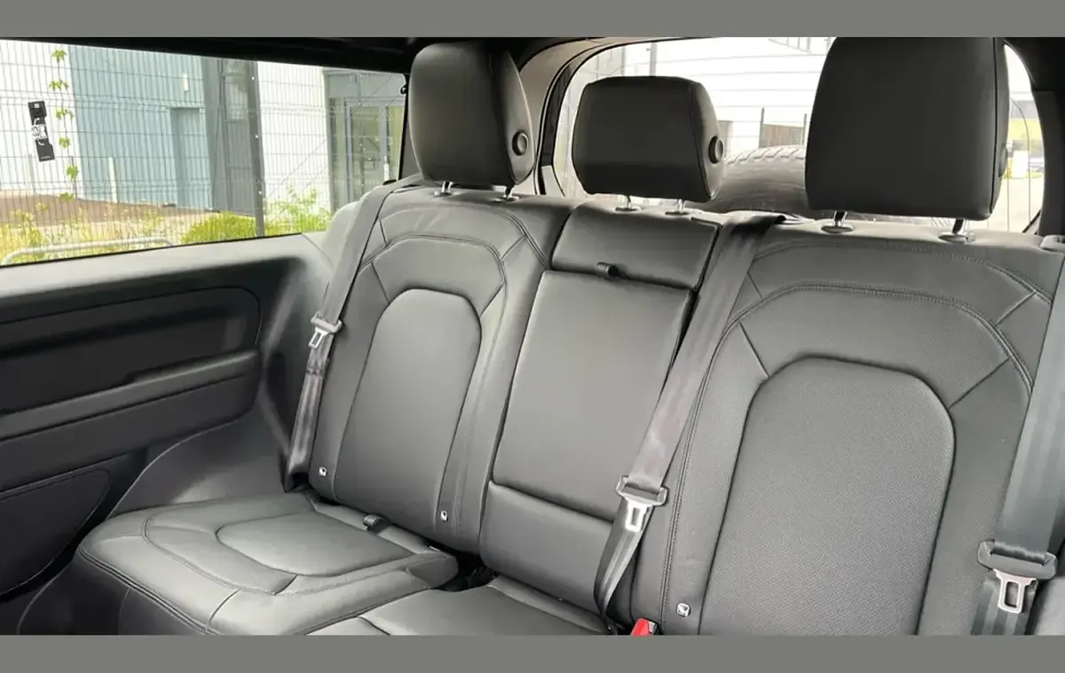 Used Land Rover Defender HSE Dynamic 350 HP (257 kW) 2025 Black SUV