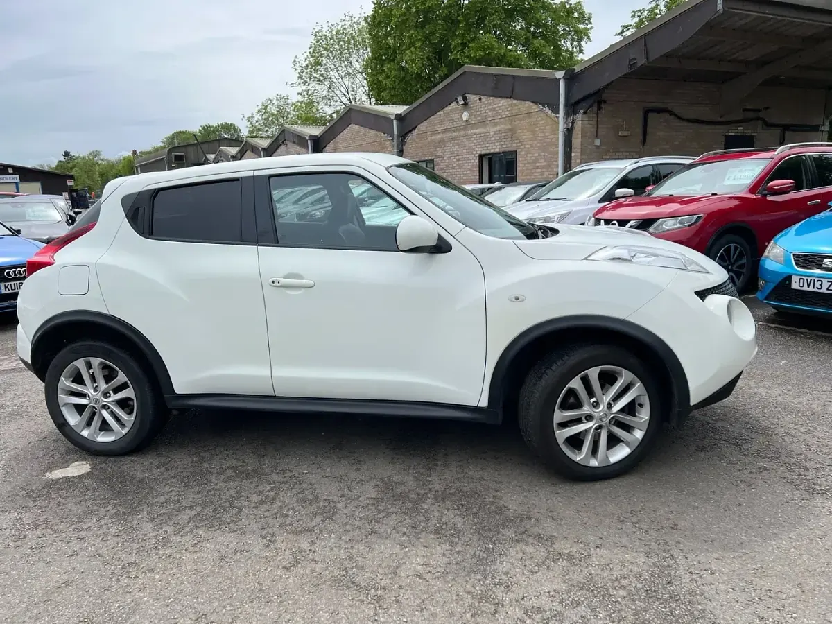 Used Nissan Juke Tekna 110 HP (80 kW) 2012 White SUV