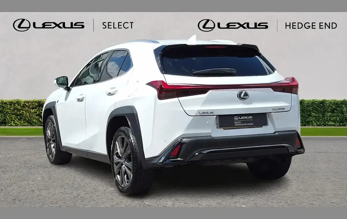 Used Lexus UX 250h Sport Design Packet 180 HP (132 kW) 2023 White SUV