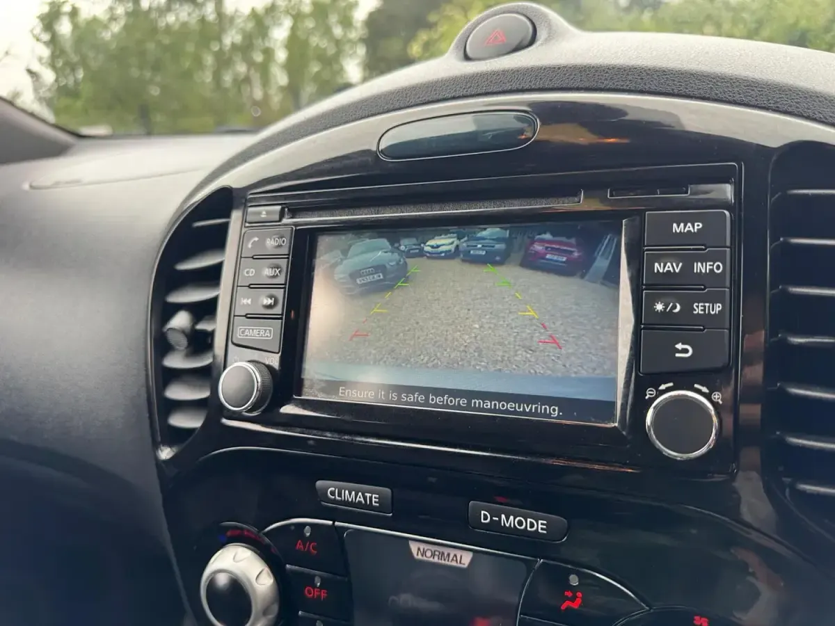 Used Nissan Juke N-Connecta 110 HP (80 kW) 2017 Silver SUV