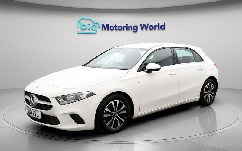 Used Mercedes A180 SE 136 HP (100 kW) 2021 White Hatchback