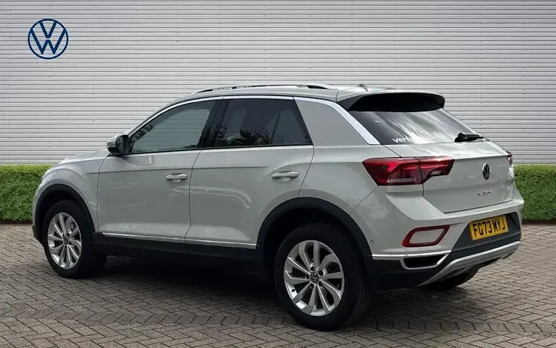 Second-hand VW T-Roc Style 110 CP (80 kW) 2023 Gri SUV