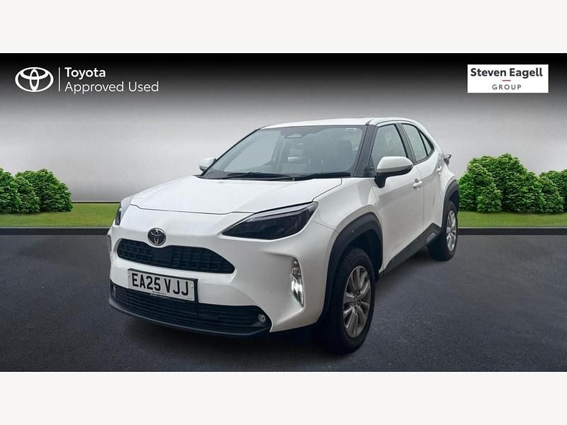 Used Toyota Yaris Hybrid 2025 White Hatchback