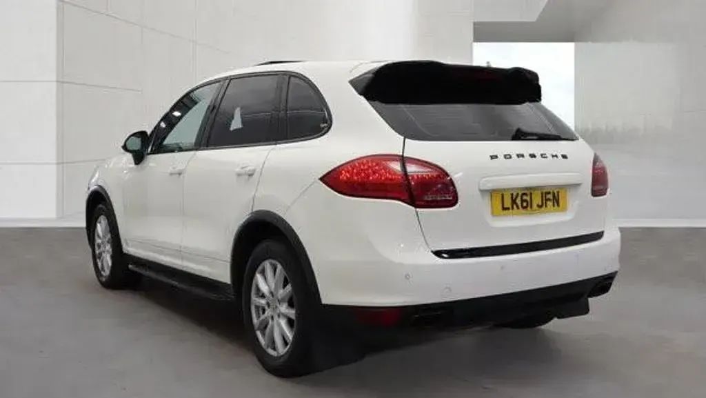 Used Porsche Cayenne 2011 White SUV