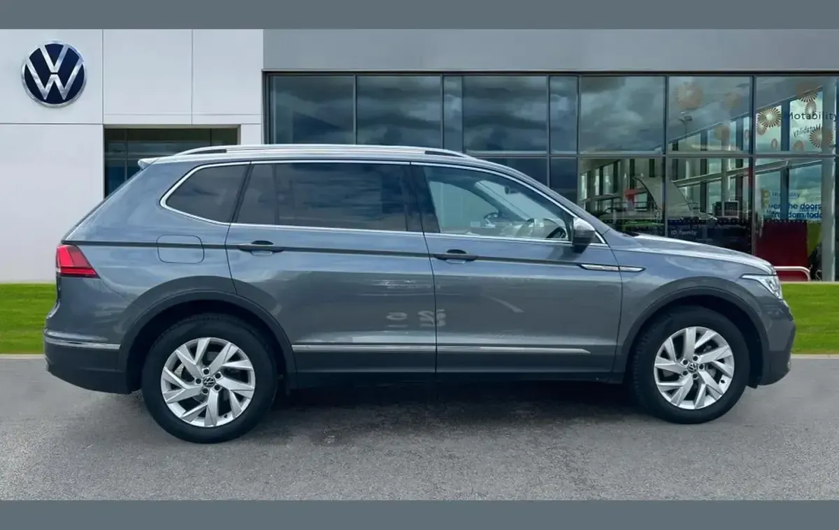 Used VW Tiguan Allspace Life 150 HP (110 kW) 2023 Grey SUV