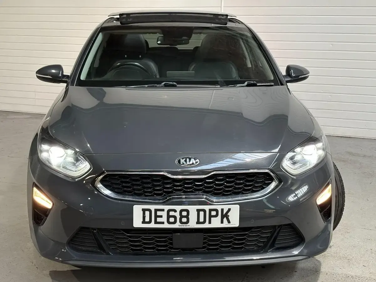 Used Kia Ceed First Edition 140 HP (102 kW) 2018 Grey Hatchback