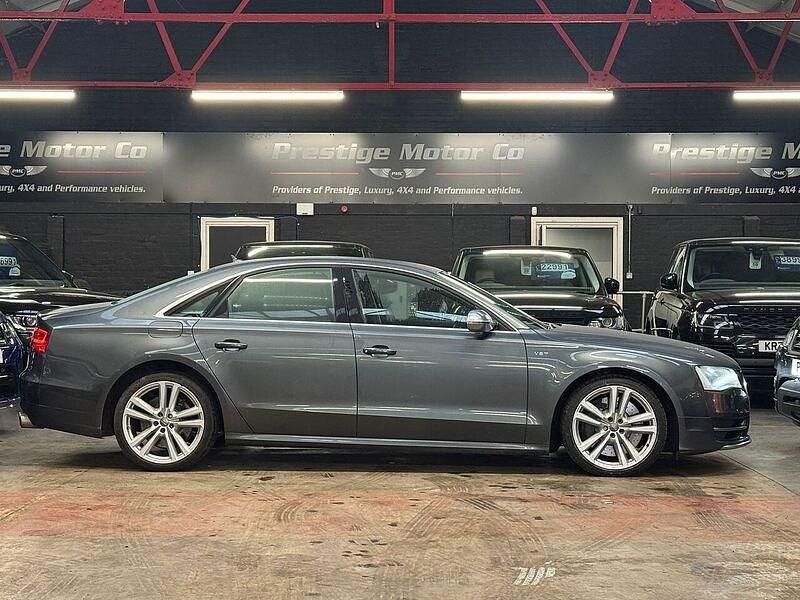 Used Audi S8 Advanced 520 HP (382 kW) 2012 Grey Sedan