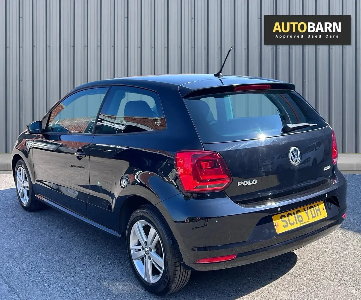 Used VW Polo Match 60 HP (44 kW) 2016 Black Hatchback