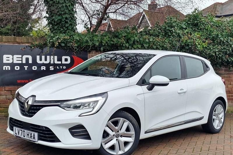 White Used 2020 Renault Clio V Play Hatchback | £8,790 (Fair price) - Image 1/1
