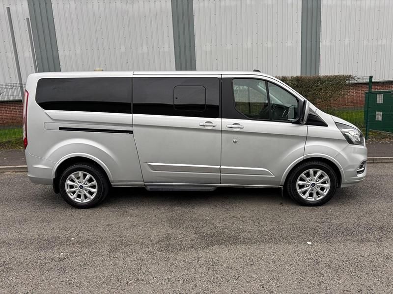 Used Ford Tourneo Titanium 130 HP (95 kW) 2020 Silver MPV