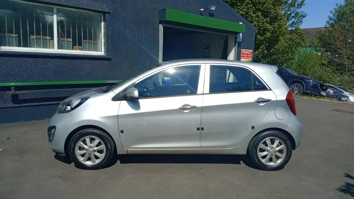 Used Kia Picanto 68 HP (50 kW) 2012 Silver Hatchback