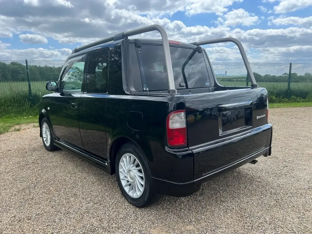 Used Toyota BB 105 HP (77 kW) 2001 Black MPV