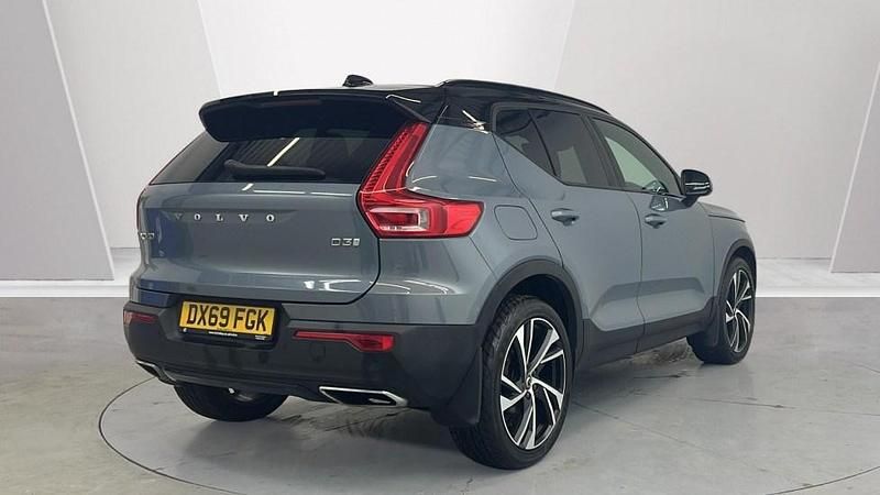 Used Volvo XC40 R-Design Pro 150 HP (110 kW) 2019 Grey SUV