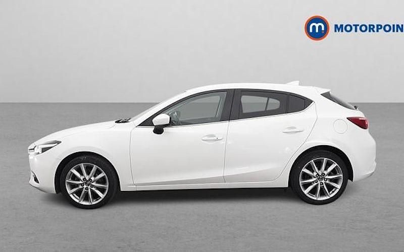 Used Mazda 3 Inclusive 120 HP (88 kW) 2018 White Hatchback