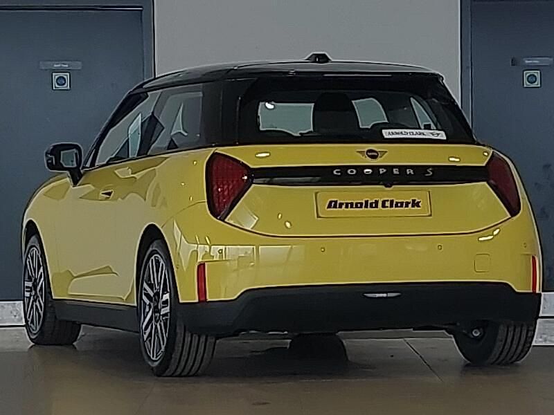 Używany Mini Cooper SE Hatch 158 kW (215 KM) 2024 Żółty Hatchback
