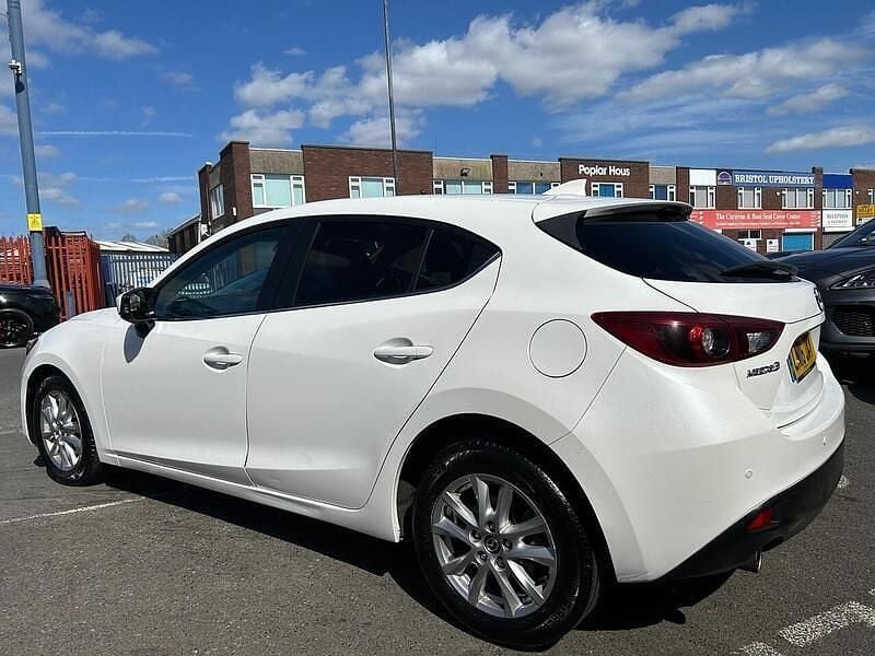 Used Mazda 3 165 HP (121 kW) 2016 White Hatchback