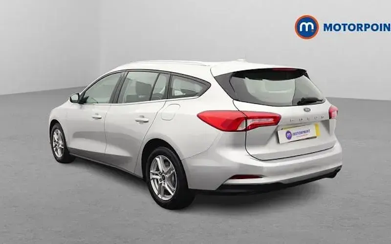 Used Ford Focus Zetec 125 HP (91 kW) 2021 Silver Estate