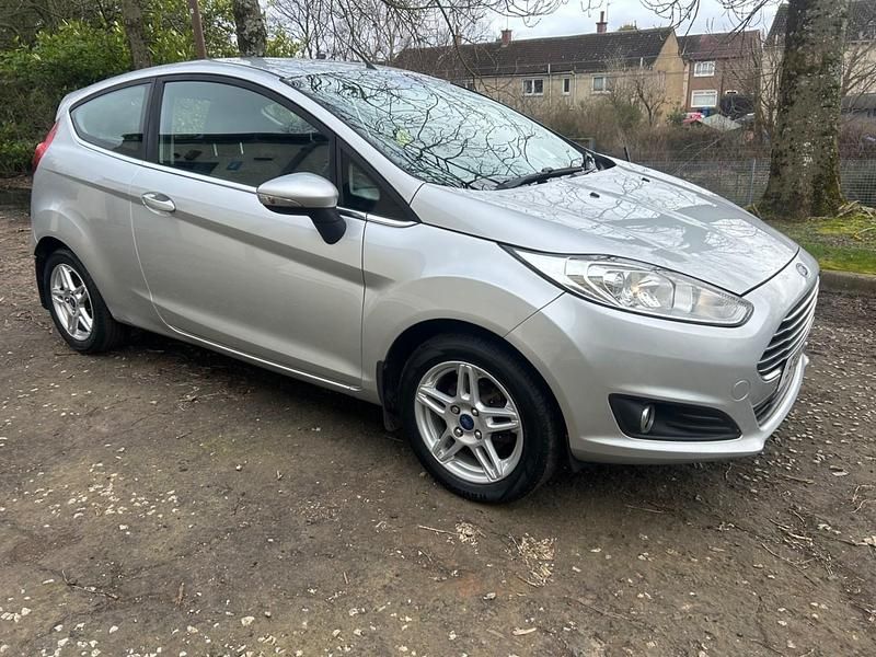 Used Ford Fiesta Zetec 82 HP (60 kW) 2013 Silver Hatchback