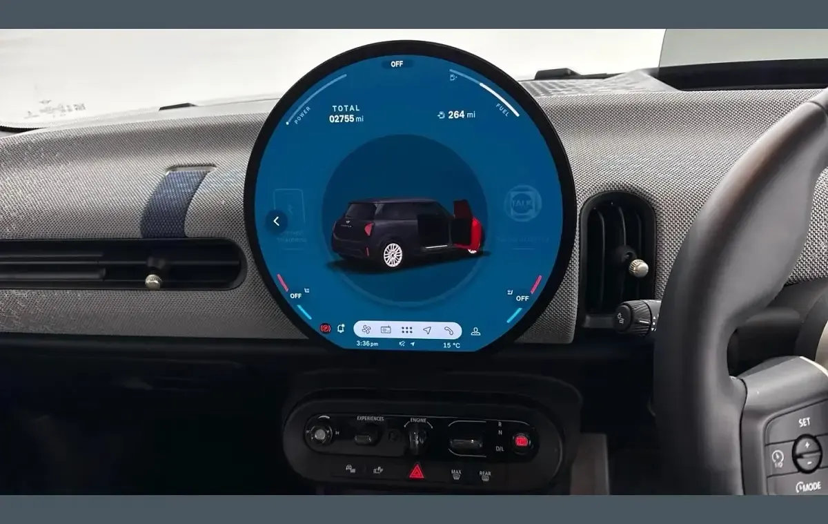 Begagnad Mini Cooper Hatch 113 kW (154 HK) 2025 Svart Halvkombi