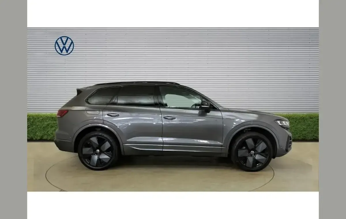 Used VW Touareg Black Edition 286 HP (210 kW) 2025 Grey SUV