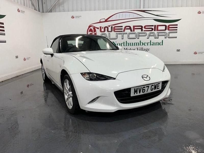 Used Mazda MX5 131 HP (96 kW) 2017 White Cabriolet
