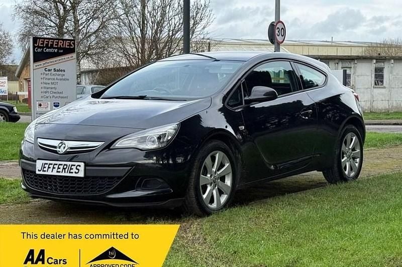 Used Vauxhall Astra GTC Sport 140 HP (102 kW) 2014 Black Coupe