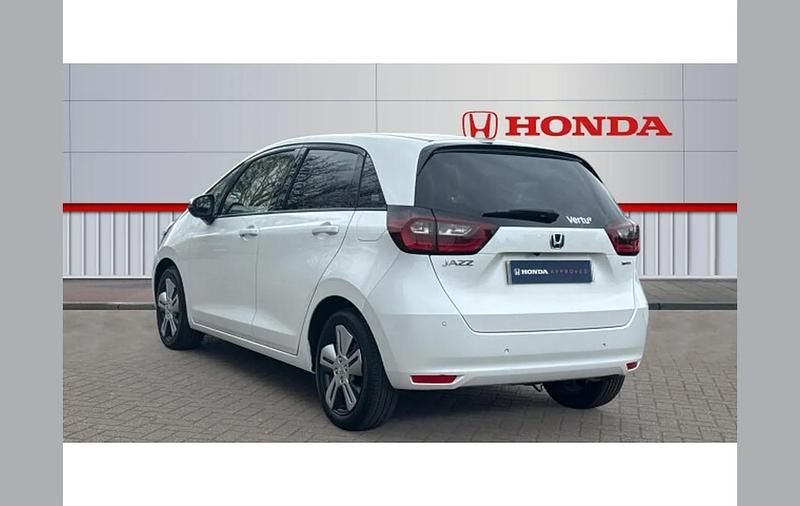 Used Honda Jazz Hybrid 109 HP (80 kW) 2022 White Hatchback