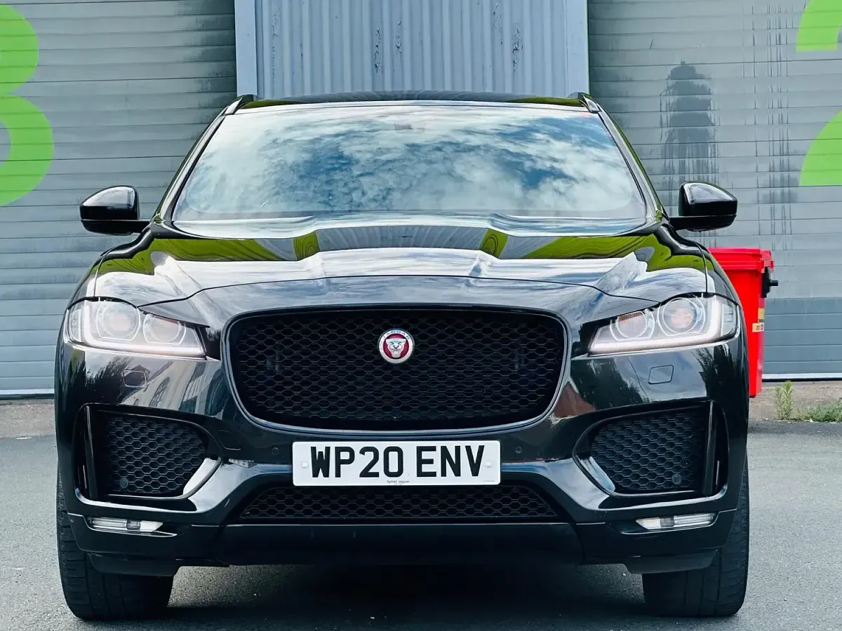 Used Jaguar F-Pace Chequered Flag 180 HP (132 kW) 2020 Black SUV