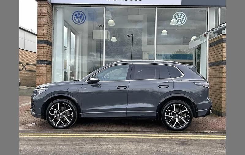 Used VW Tiguan R-line 272 HP (200 kW) 2025 Grey SUV