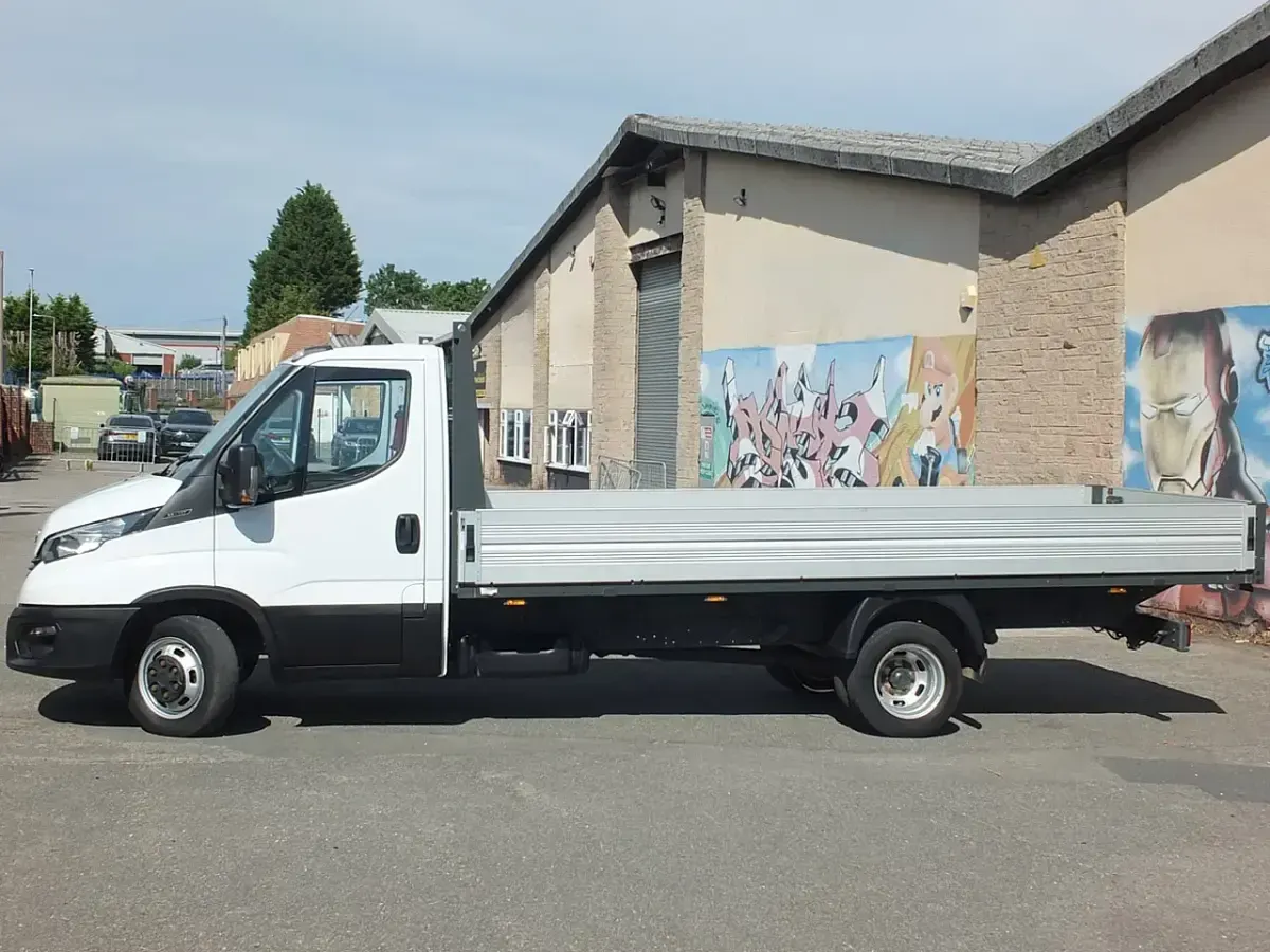 Used Iveco Daily 136 HP (100 kW) 2022 White
